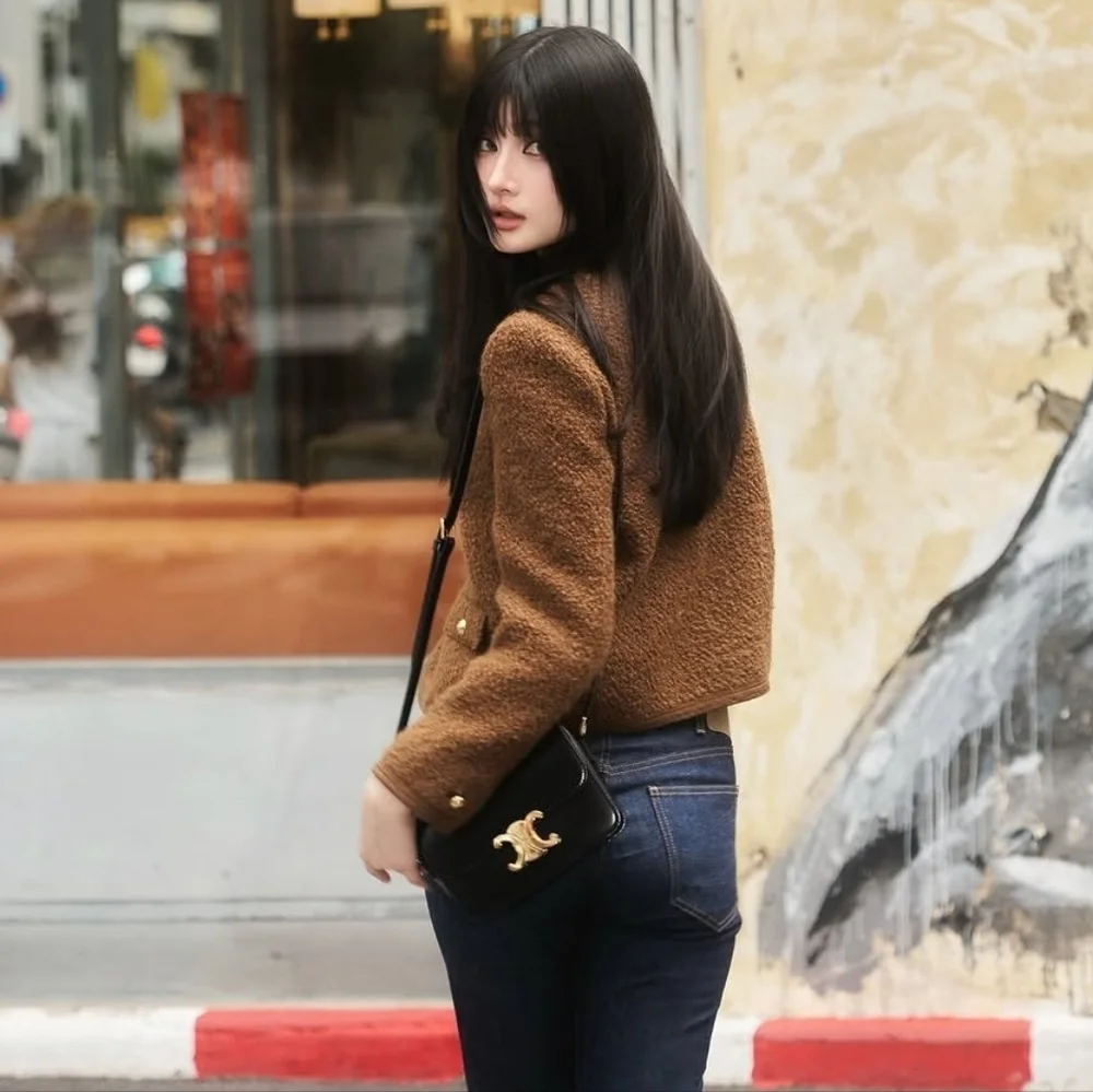 New! MSRP $4250 Authentic CELINE CLASSIQUE TRIOMPHE BAG IN BLACK Shiny Calfskin - Picture 4 of 16